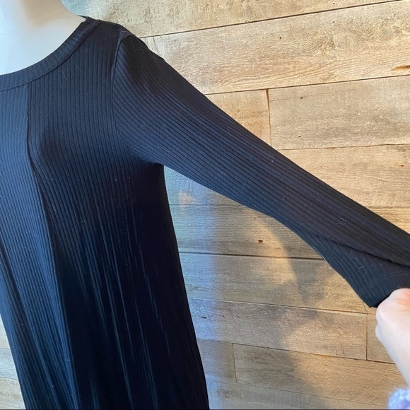 Lush women’s black oversized dress in size medium - Picture 5 of 9